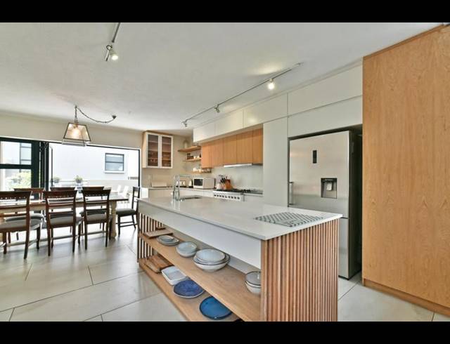 3 BEDROOM TOWNHOUSE FOR SALE IN DUNKELD WEST